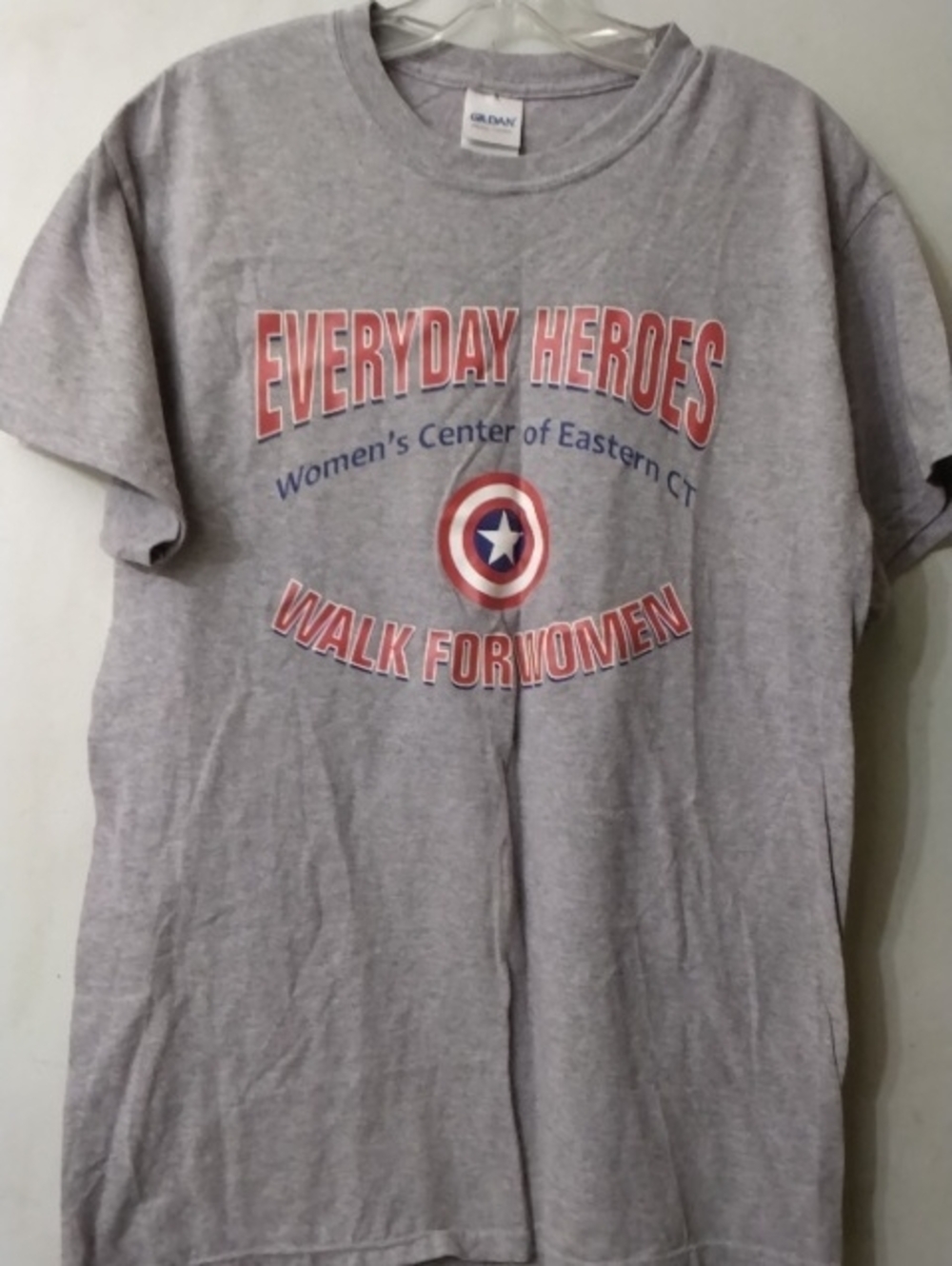 Gildan Gray 'Everyday Heroes' Walk For Women Graphic Tee Sz Medium